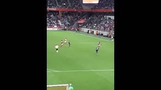 Entrée de Lionel MESSI premier ballon en ligue 1