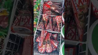 Es krim kitkat paljng enak