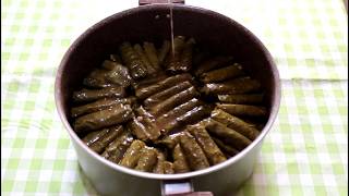 How to make stuffed grape leaves with olive oilطريقة عمل ورق عنب بالزيت