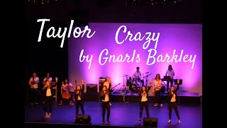 Taylor perform ‘Crazy’ by Gnarls Barkley (2016)