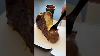 كيكه سيباستيان مع قهوة سعودي. بيسموها هنا قهوة سعودي مش قهوة عربي #sebastiancake #arabiancoffee