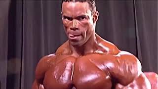 Kevin Levrone - Mr Olympia back stage - Pumping room - Insane shape , muscularity & Conditioning !