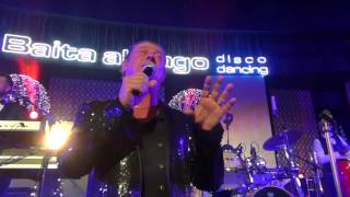 29-12-2016 DISCOTECA BAITA LAGO (TV) CANTA "SENTIMENTO"  "IO VOLO"  "FARA" MITICO OMAR (RENATO)