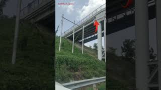 Bentuk Konstruksi Jembatan Layang di Area Tol dari Bawah #viral #rumah #trending #rumahminimalis