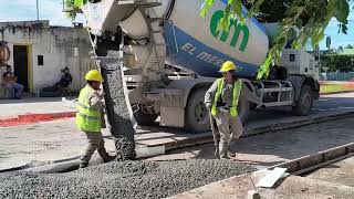 Colocaron nuevo hormigón en la calle Roque Sáenz Peña en el barrio Universitario