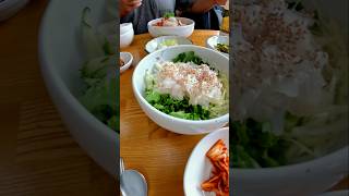 여기가 식당이야? 카페야 Rice with raw fish Raw abalone soup Korean restaurant