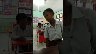 Gurunya Pusing ngajar murid superhero