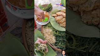 makanan khas Jawa ,pecel pincuk daun jati #kulinerfood #streetfood #food #kulinermakanan