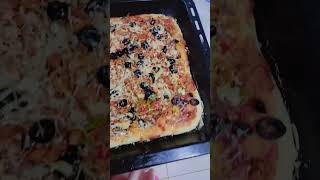 بيتزا 🍕 بحجم عائلي روعة 😋😋👏