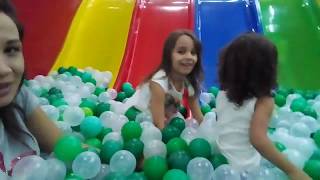 Piscina de Bolinha Gigante