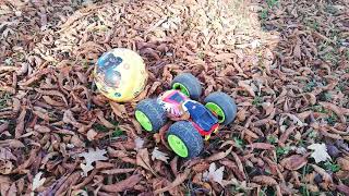 Dickie Toys RC Monster Flippy in autumn leaves