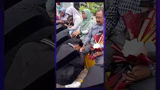 moment sungkeman siswa siswi SMAN 2 bersama ayah ibu dihari perpisahan sc ⏩ darmimimi05