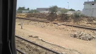 Pakistan Railways: 16 DN Karachi Express arrived with American Locomotive GEU-30 at Karachi Cant