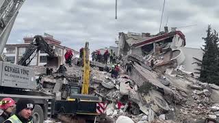 TURKEY EARTH QUAKE. THOUSANDS DEAD. MORE INJURED. ESCAVATIONS STILL GOING ON