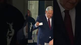 AMLO VOTA PARA PRESIDENTA