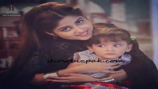 Sajal Ali with her daughter