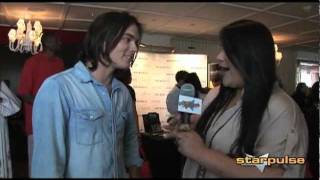 Tyler Blackburn Talks Pretty Little Liars With Vanessa Mujica