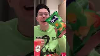 Trying Dutch snacks! (part 2)