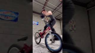 Bmx Cross Whiplash Windshield Wiper Jump Trackstand! 👊💯