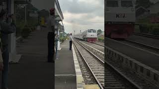 KERETA API 237 KAHURIPAN || STASIUN MANONJAYA #kai #keretaapi #keretaapiindonesia #kahuripan #sepur