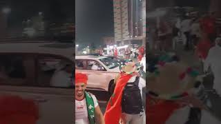 الجمهور المغربي جمهور مجنون يقفل الطريق السريع في قطر