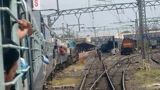 Arriving at Pune junction | Koyna Express | WDP4 | WDM3D | WDG3A