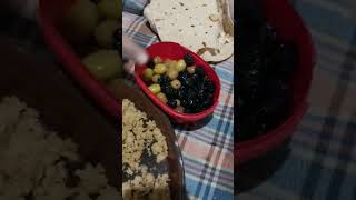 Zeytin+ekmek= Zeytinyağlı Ekmek