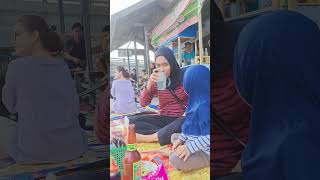 makan bakso sambil liat sungai dikalimantan #adayinmylife #dailyvlog #minivlog