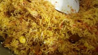 Hamaray Fayaz Bhai Boht Achi Biryani Banatay han | Biryani Lovers | Faisal Rehman | Cooking Biryani