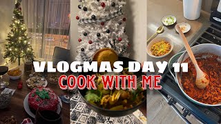 VLOGMAS DAY 11 | 🎄💙THE PERFECT TEXAS CHILI DOES EXSIST🥘 | HOMEMAKING #chili