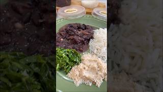 Hoje é dia de feijoada #feijoadasimples #feijoada #almoço #sabadou #domingou #viralvideoshorts #fyp