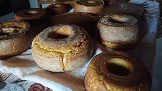 MÃE PREPARANDO OS BOLOS DA SEMANA SANTA