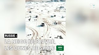 Les dunes de sable d'Arabie Saoudite recouvertes de neige