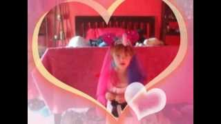 Munchkin Singing Wedding Aria