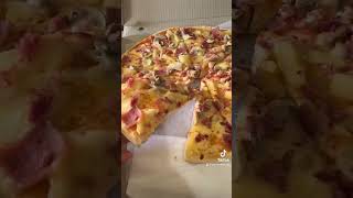 Pizzaloverss #pizza  #food  #yummy  #best #trending #fun  #vlog