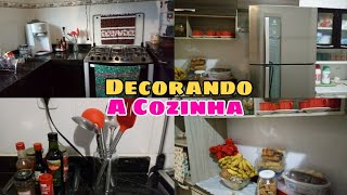 ORGANIZAÇÃO DA COZINHA E DECORAÇÃO