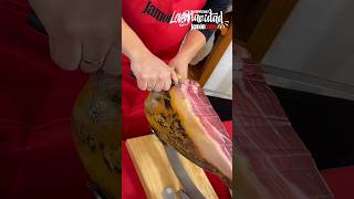 ¿Cuál es el primer reto que nos encontramos cortando un jamón? 😎