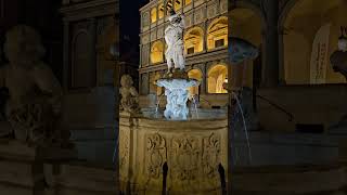 Stary Rynek.Poznań.⛲️Nocna fontanna przy ratuszu#poznań#stary#rynek#fontanna#ratusza#centrum#jesień#