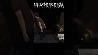 [Mały problem z ciężarówką która nie chce odjechać w Phasmophobia] #shorts