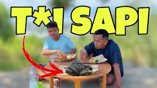 Makan Nasi Padang Sambil Liat…