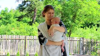 Wiązanie chusty - Kieszonka na maluszku Tutorial (Front Wrap Cross Carry FWCC with an infant)