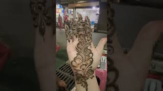 Sawan mein mehndi lagana, shubh aur mangalmai hota hai #mehandidesign #sawan #ytshort