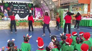 SANTA TELL ME🎶 by Ariana Grande Christmas Dance Choreography