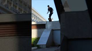 Tail drop lipslide #skateboarding