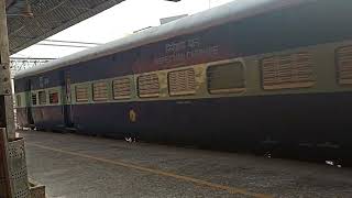 Train ll Mailani to Patana Express ll रेल  ll    ll Train starts to move ll