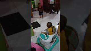 Rayyan Dan KamiL bermain kejar2an