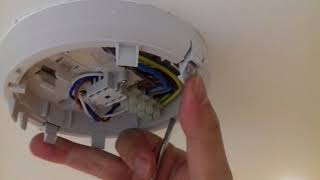 DETA Smoke Alarm: detaching and changing battery