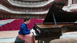 Sara Vujadinovic plays Mendelssohn & Schumann