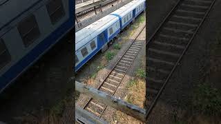 Rare Coach at Bhandup Station | #Bhandupstation | #Indianrailway | #bhanduprailwaystation |