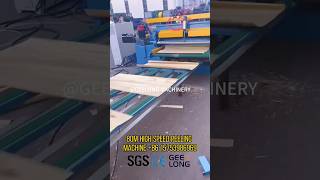 High speed veneer peeling machine